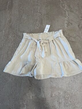 Cupshe Petal Flutter Beige Ruffle Hem Shorts L Drawstring High Waist Boho